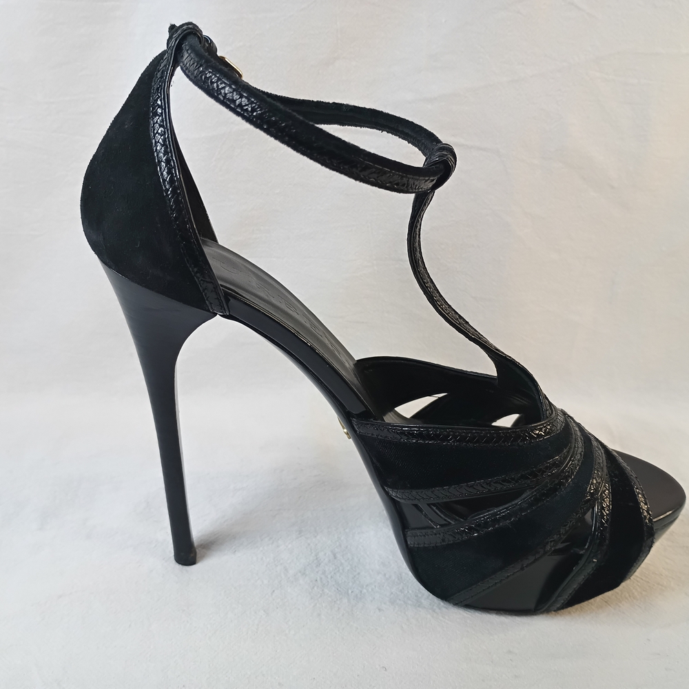 Burberry Elegant Black High Heels - Picture 3 of 13